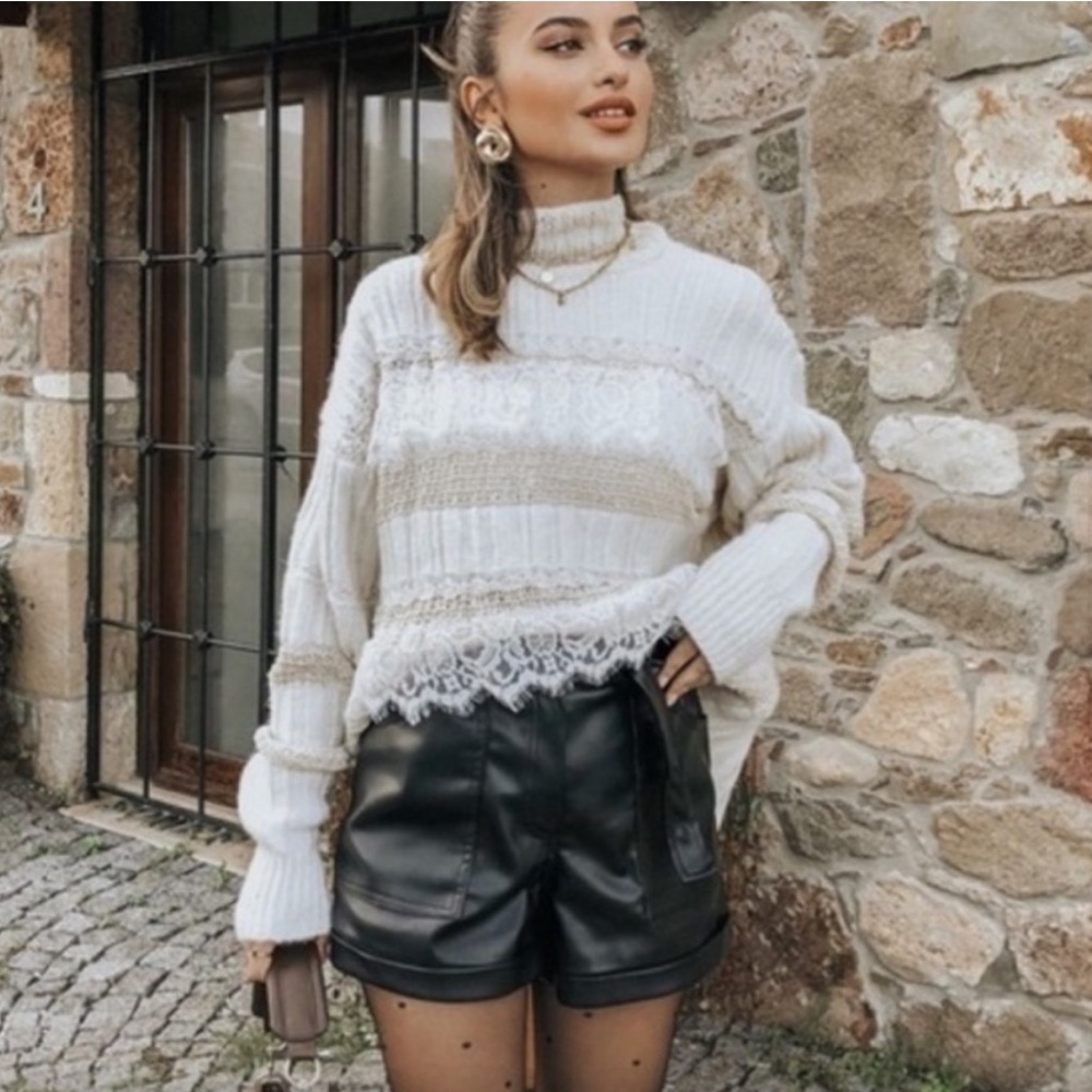 Zara White and Cream Sweater